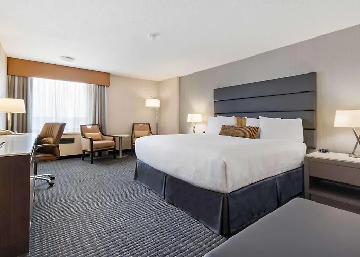 Western Pontoon Hotel