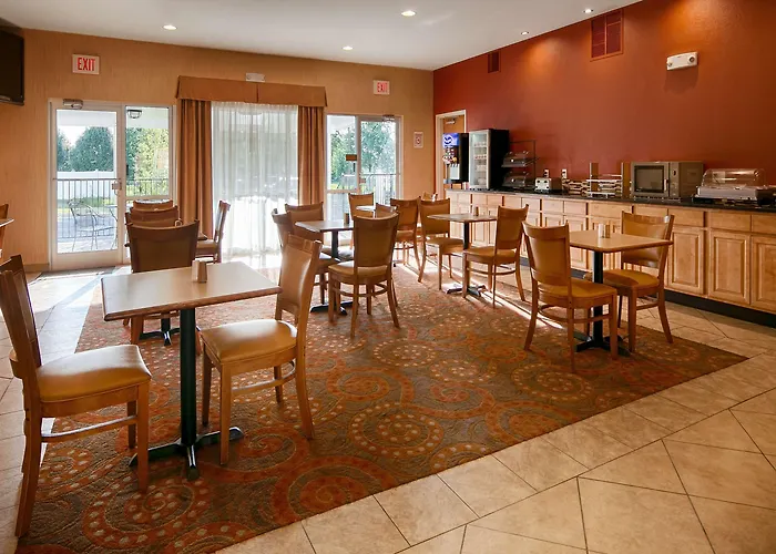 Western Pontoon Hotel